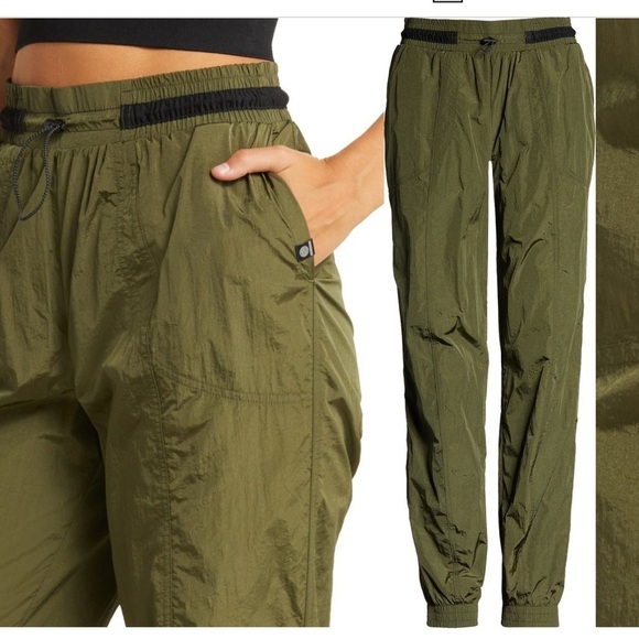 Zella Runyon High Waist Taffeta Track Pants (Plus Size) in
OLIVE NIGHT - Picture 3 of 3